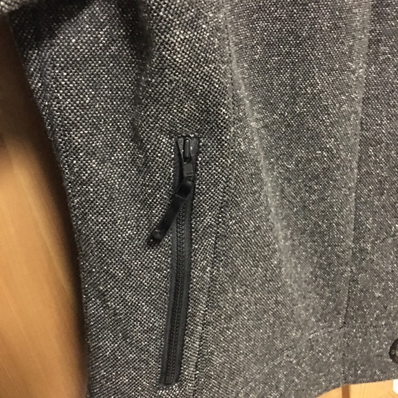 Lululemon Jacket - Picture 6 of 7